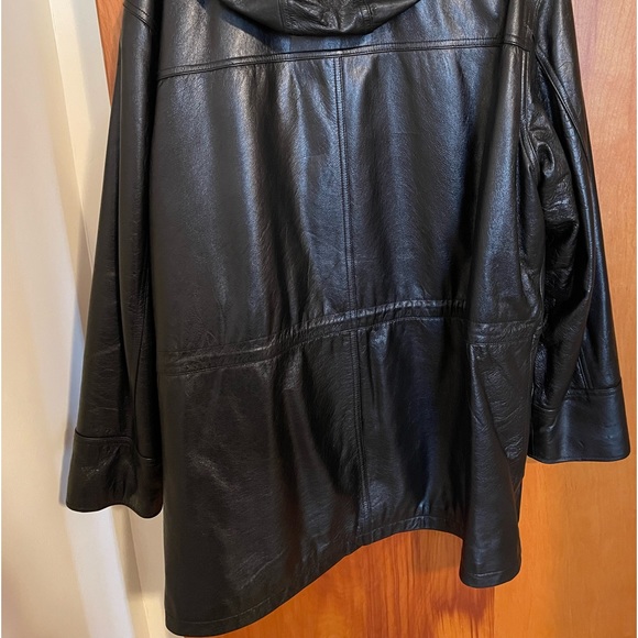 Wilson’s leather coat - Picture 4 of 7